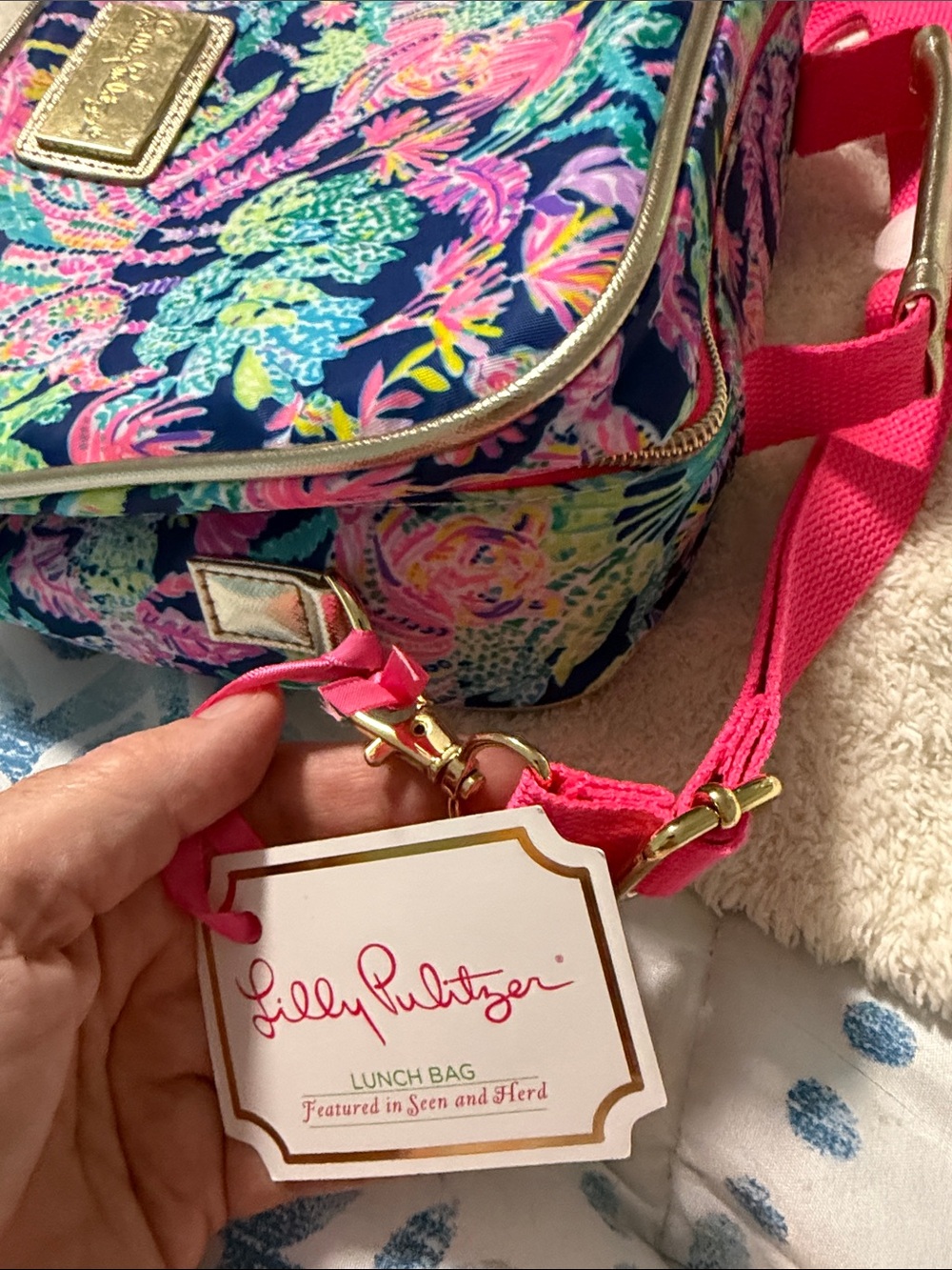 Lilly Pulitzer oyster bay navy Colorful Coral Print Crossbody Lunch Bag - Picture 3 of 7